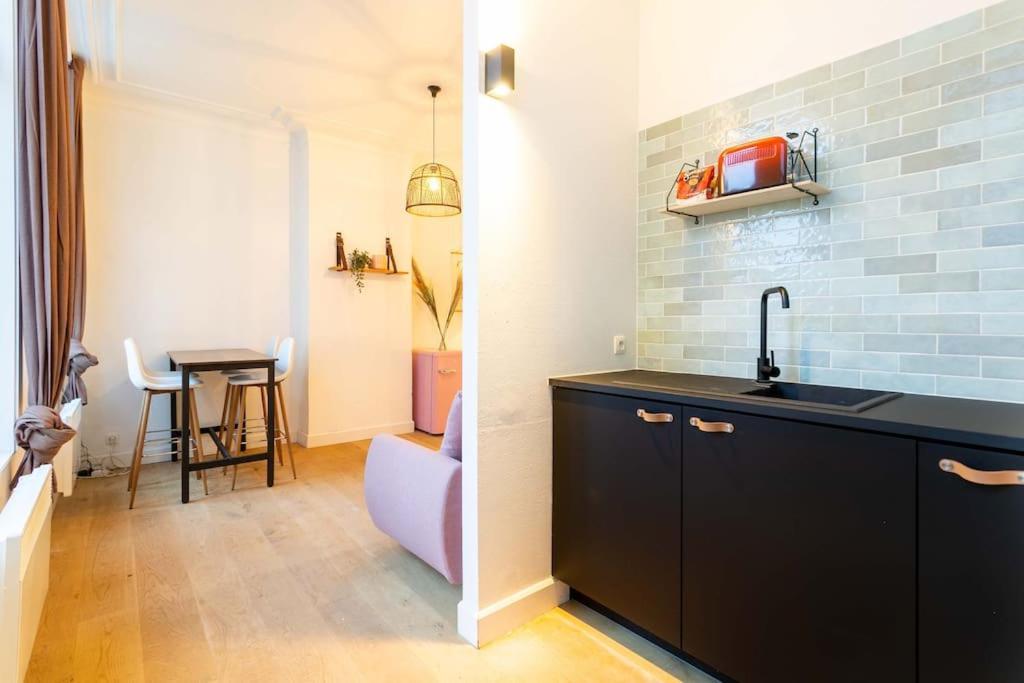 Pink Fairytale-Like Apartment Anvers Dış mekan fotoğraf